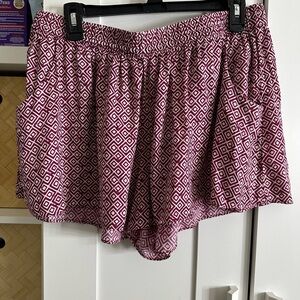 Old Navy short/ skirt M burgundy